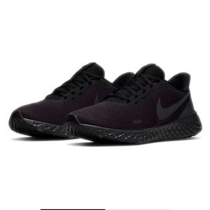 Nike Womens Revolution 5 Running Shoes